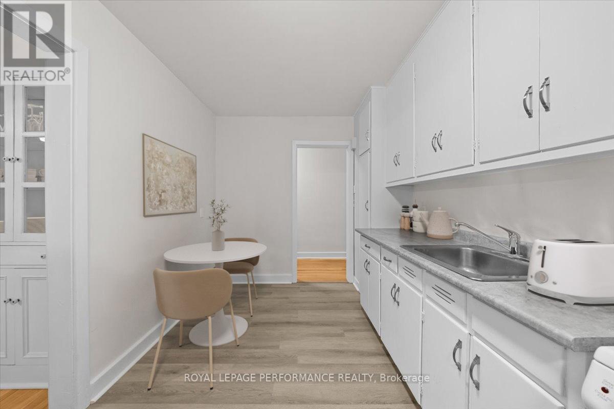 234 Knox Crescent, Ottawa, Ontario K1G 0K8 - Photo 13 - X12525068