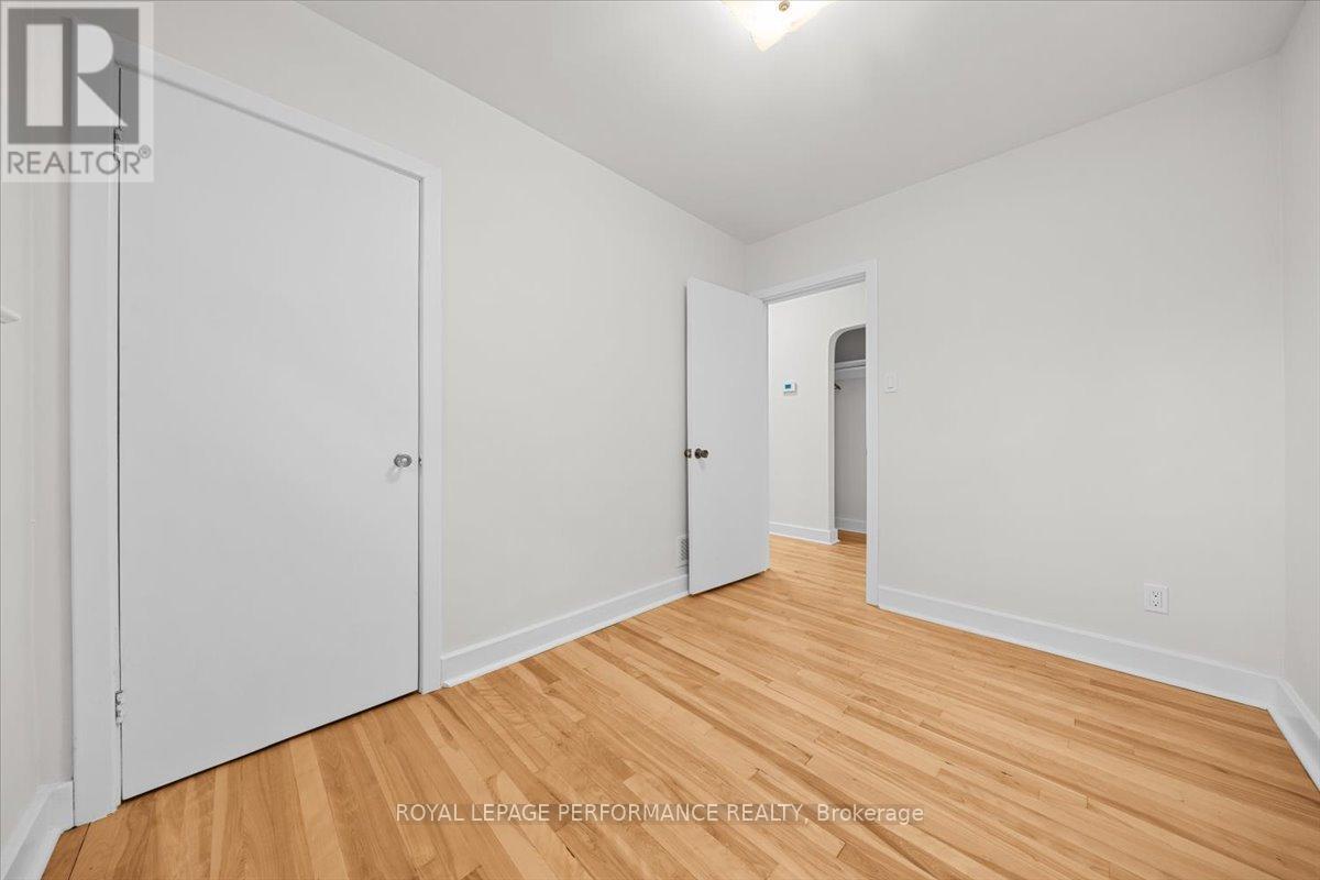 234 Knox Crescent, Ottawa, Ontario K1G 0K8 - Photo 23 - X12525068