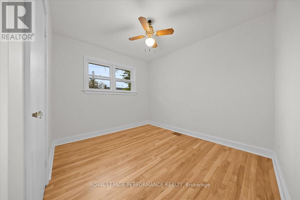 234 Knox Crescent, Ottawa, Ontario K1G 0K8 - Photo 25 - X12525068