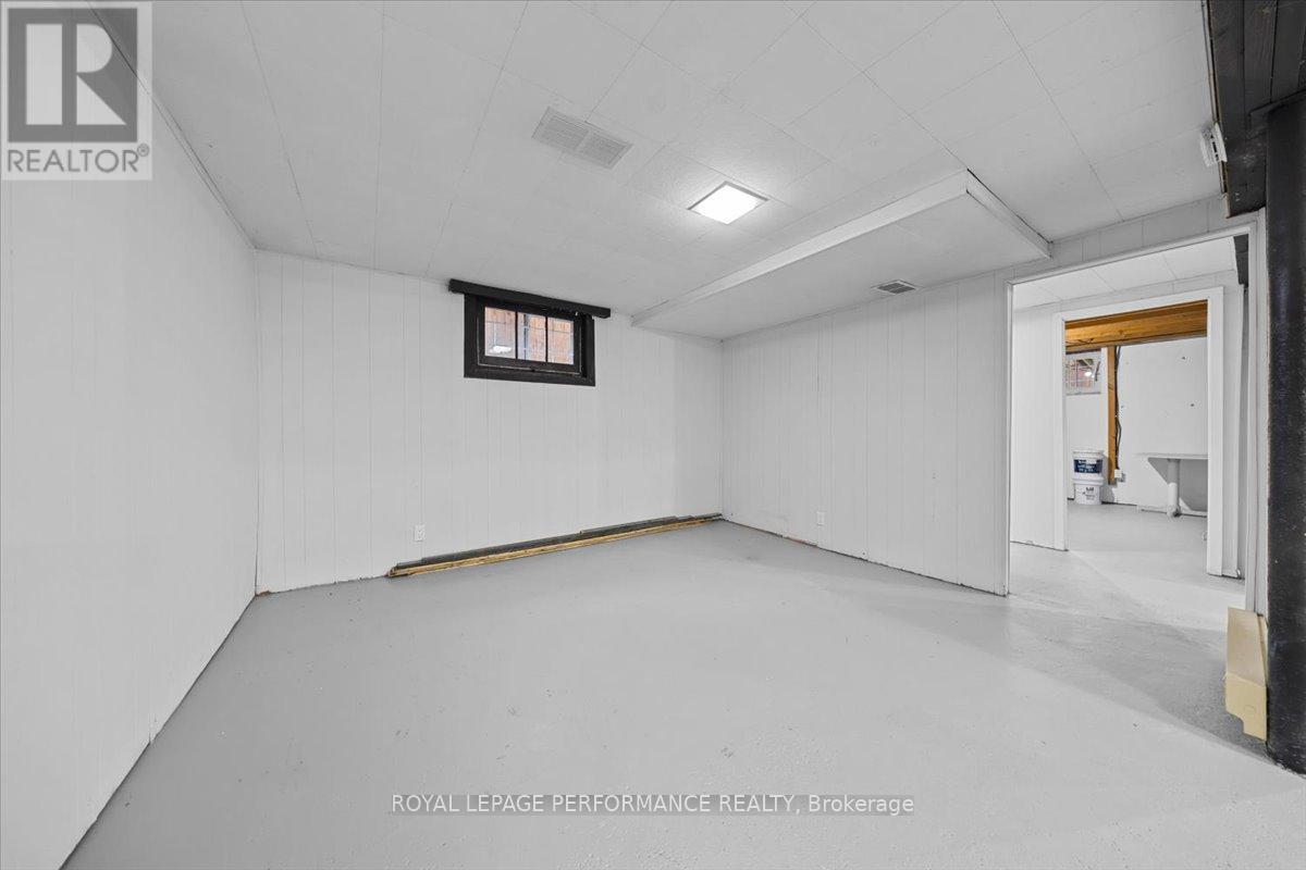 234 Knox Crescent, Ottawa, Ontario K1G 0K8 - Photo 32 - X12525068