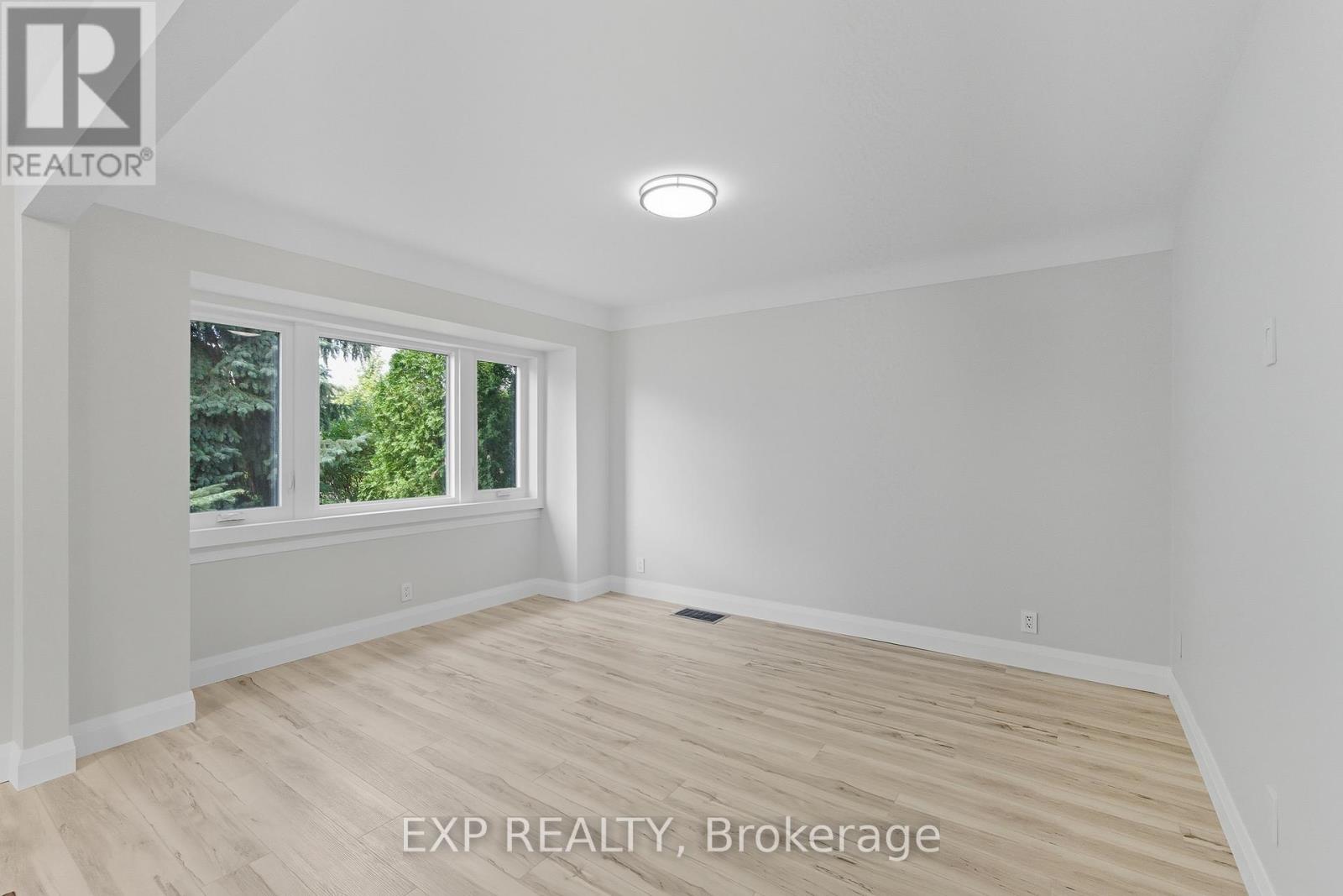 Upper - 397 East 28th Street, Hamilton, Ontario  L8V 3J9 - Photo 11 - X12525482