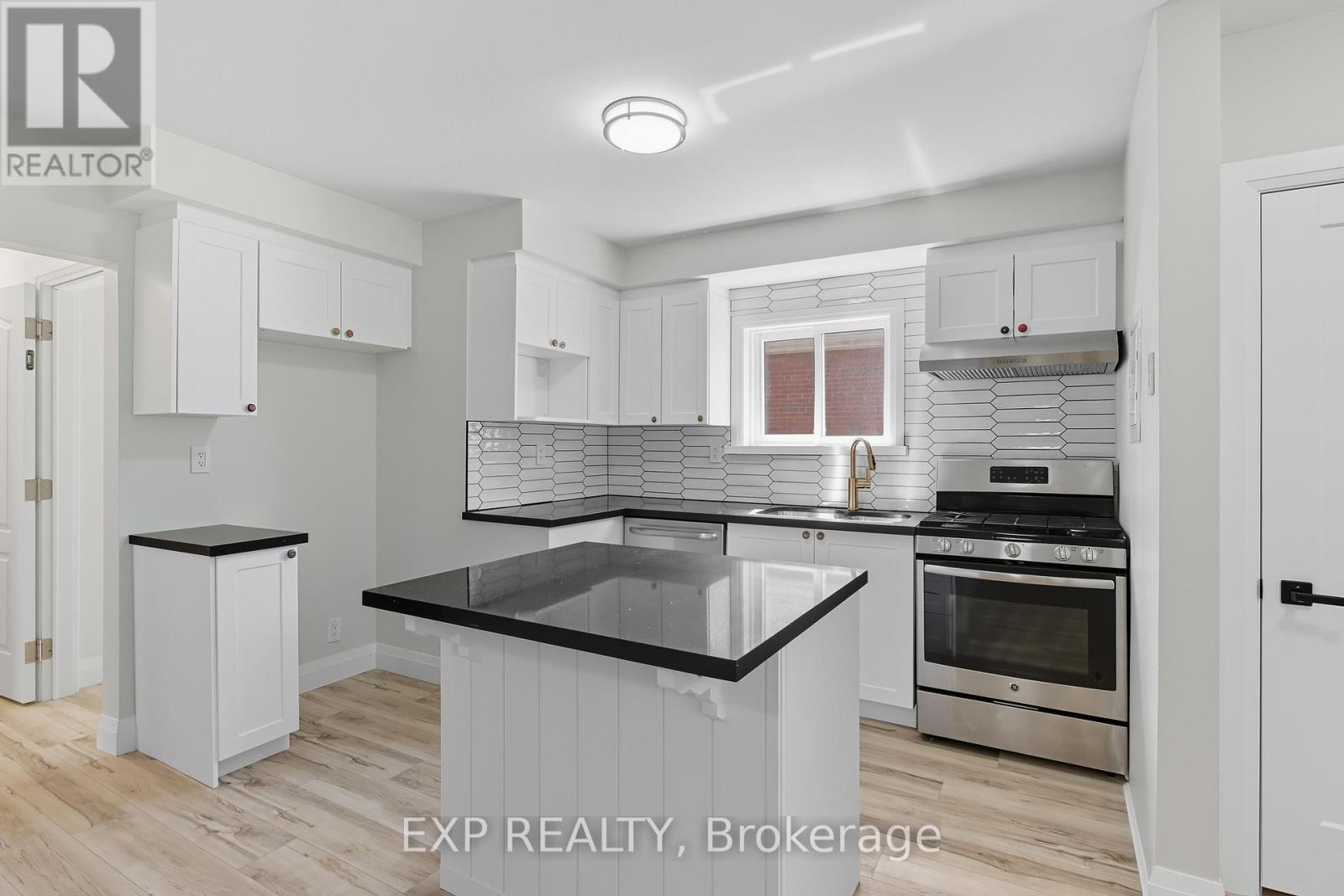 Upper - 397 East 28th Street, Hamilton, Ontario  L8V 3J9 - Photo 5 - X12525482