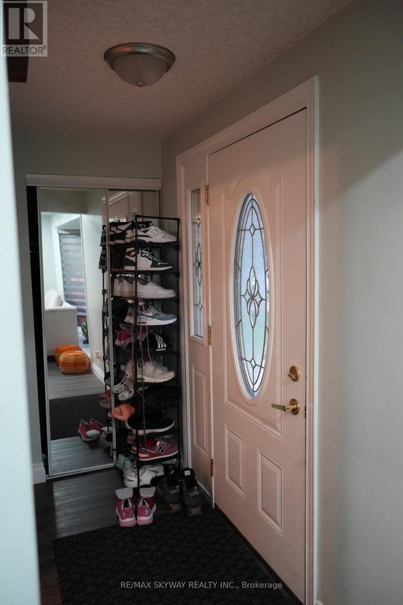 34 Appalachian Crescent, Kitchener, Ontario  N2E 1A3 - Photo 2 - X12525488