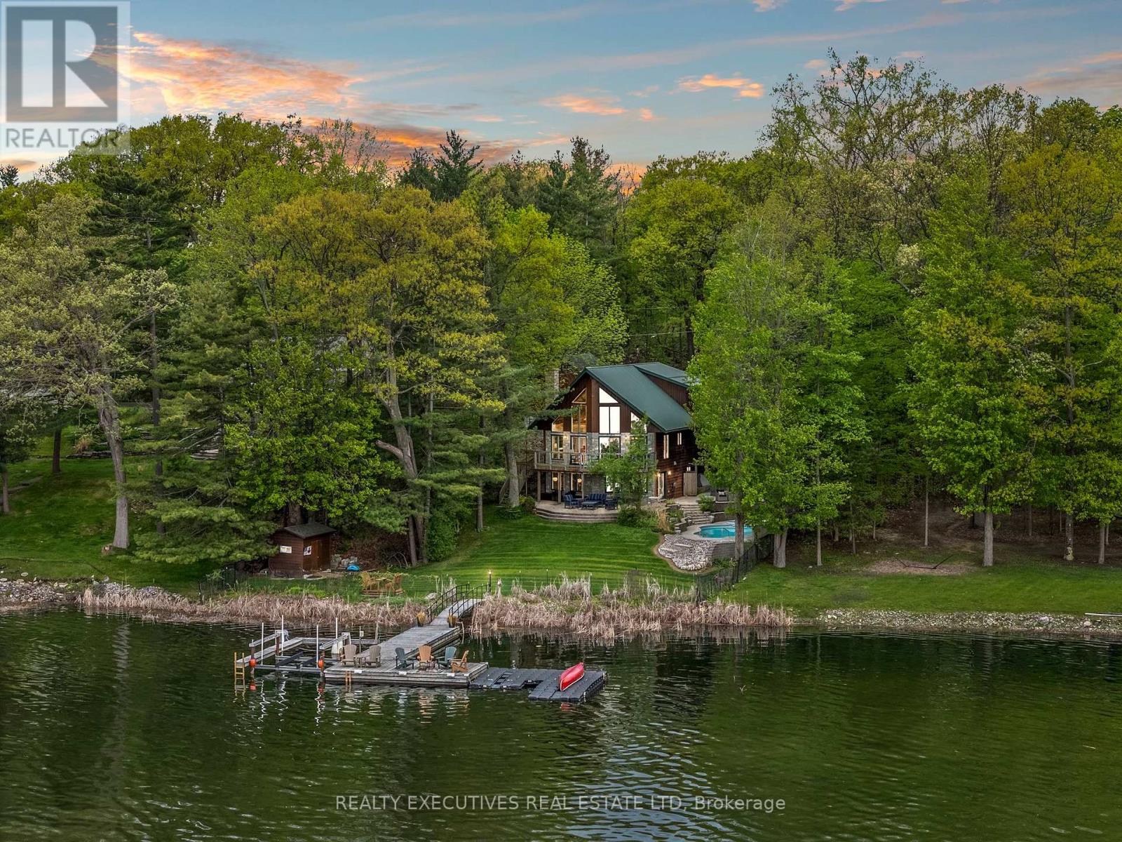 106 Black Snake Lane N, Frontenac Islands, Ontario  K0E 1L0 - Photo 2 - X12369002