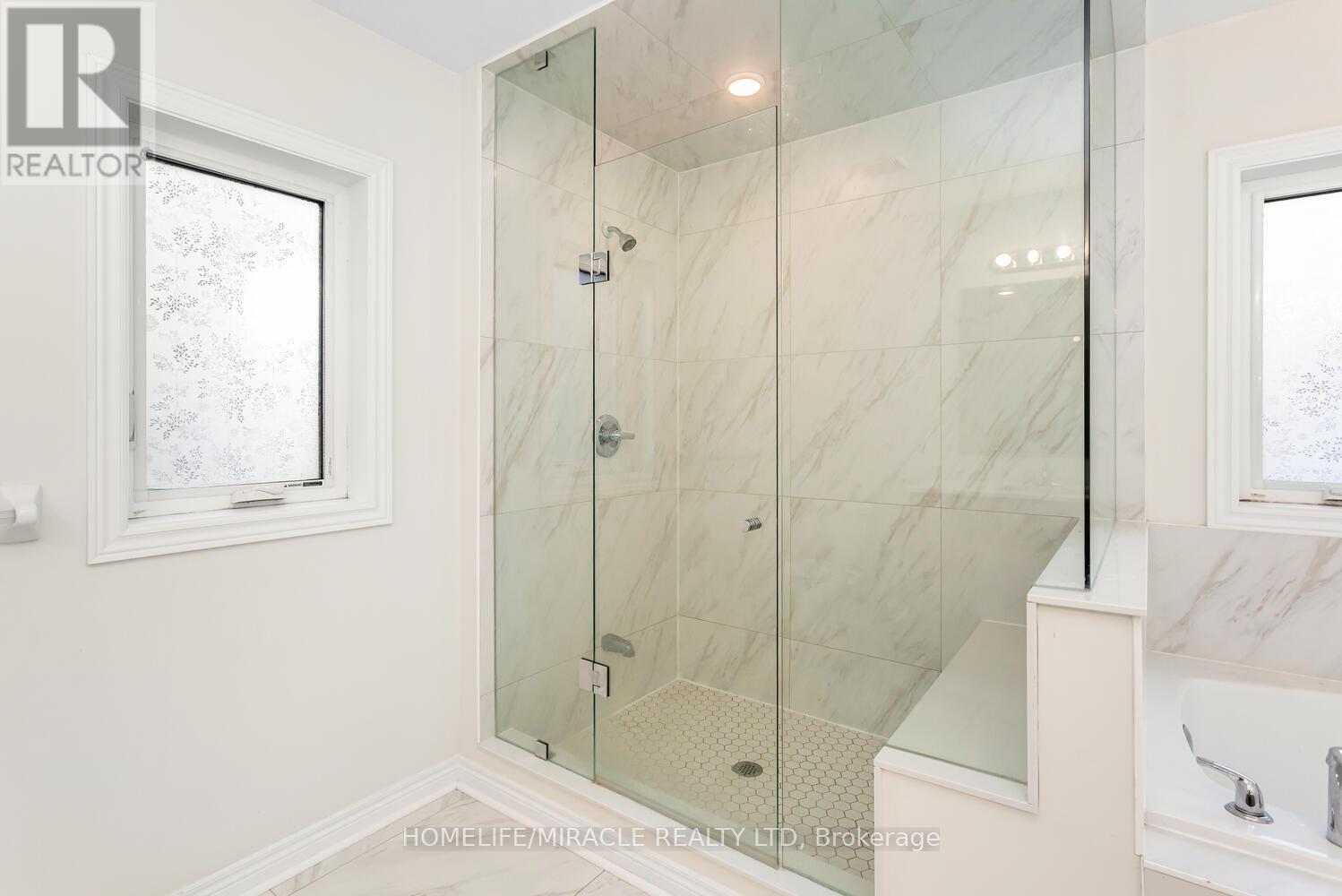 3 Farringdon Crescent, Brampton, Ontario  L7A 4Z5 - Photo 22 - W12519424