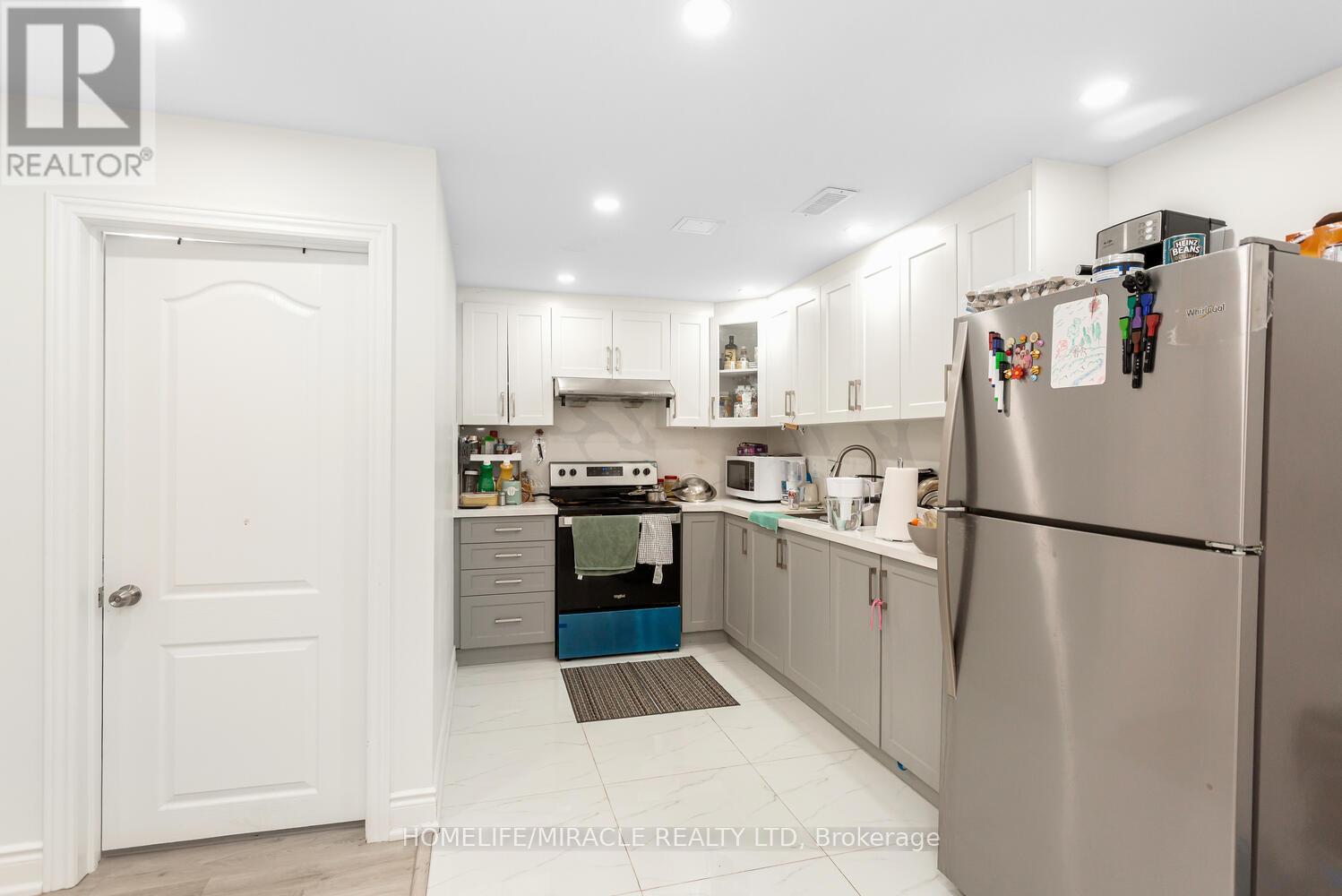 3 Farringdon Crescent, Brampton, Ontario  L7A 4Z5 - Photo 37 - W12519424