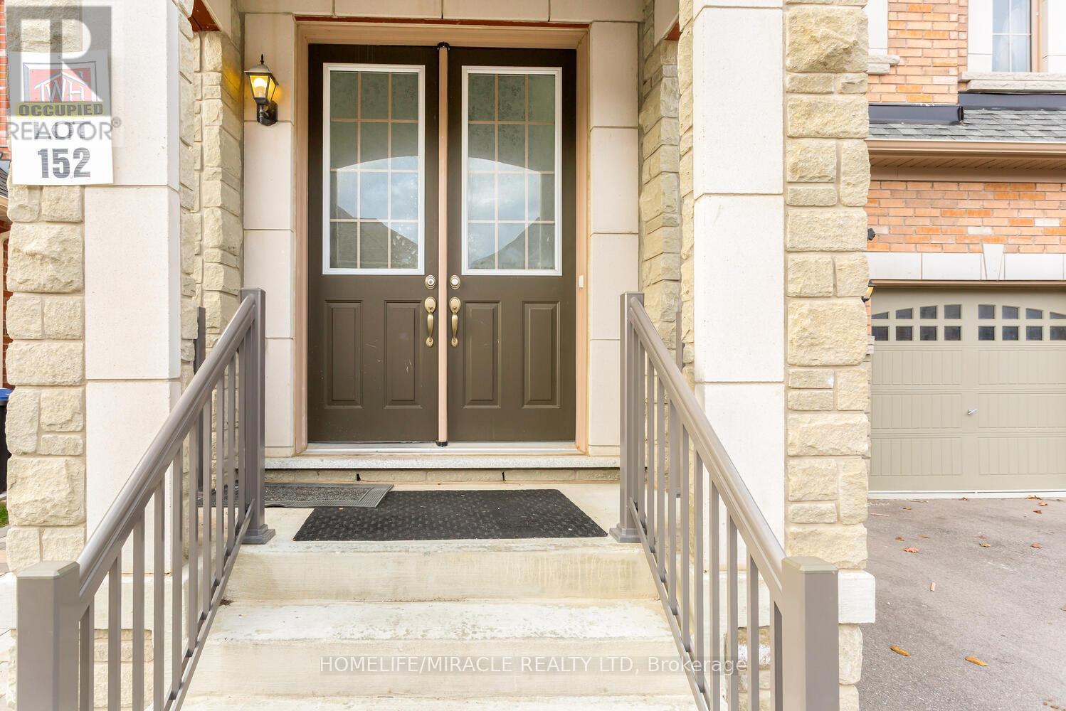 3 Farringdon Crescent, Brampton, Ontario  L7A 4Z5 - Photo 3 - W12519424