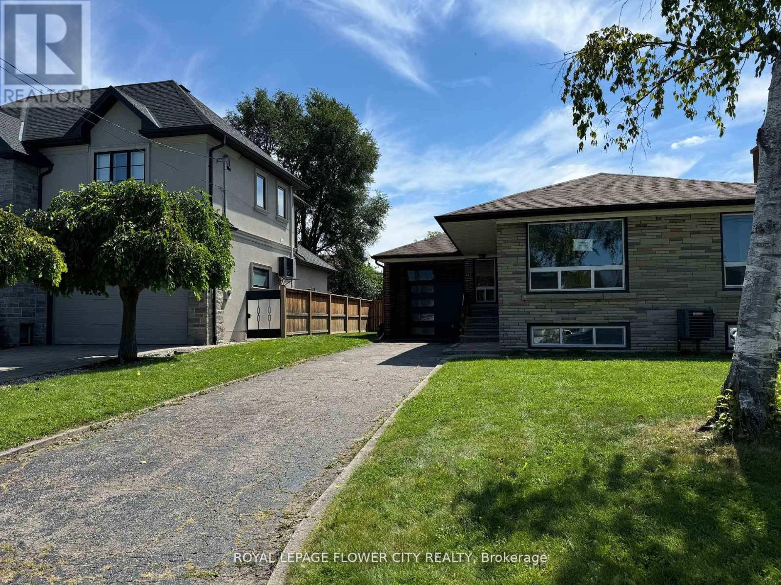 221 Acton Avenue, Toronto, Ontario  M3H 4H8 - Photo 3 - C12525550