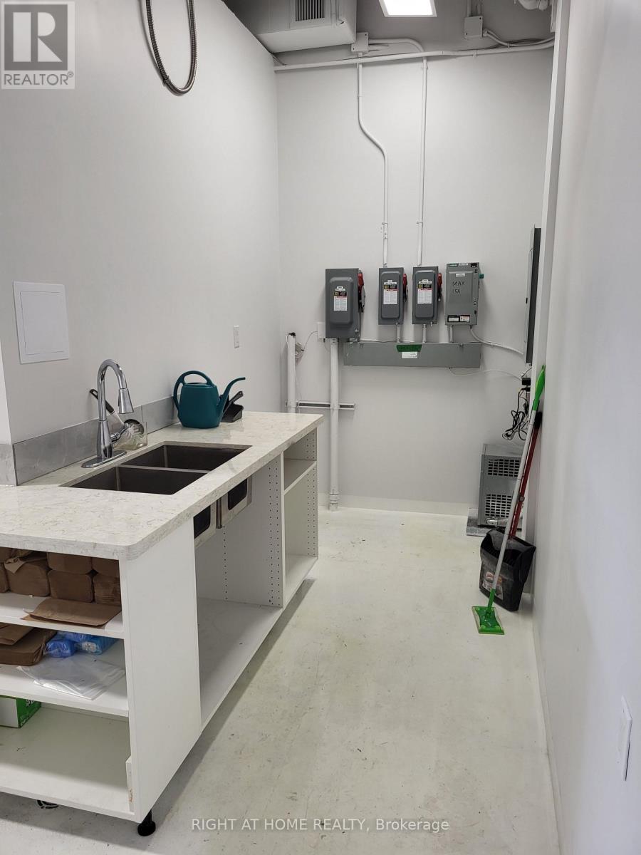 116 - 52 Scarsdale Road, Toronto, Ontario  M3B 2R7 - Photo 15 - C12525574