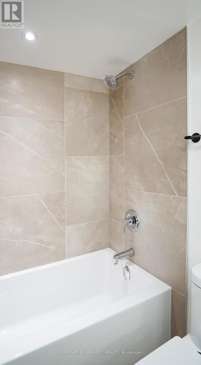 1601 - 3170 Kirwin Avenue S, Mississauga, Ontario  L5A 3R1 - Photo 17 - W12524662