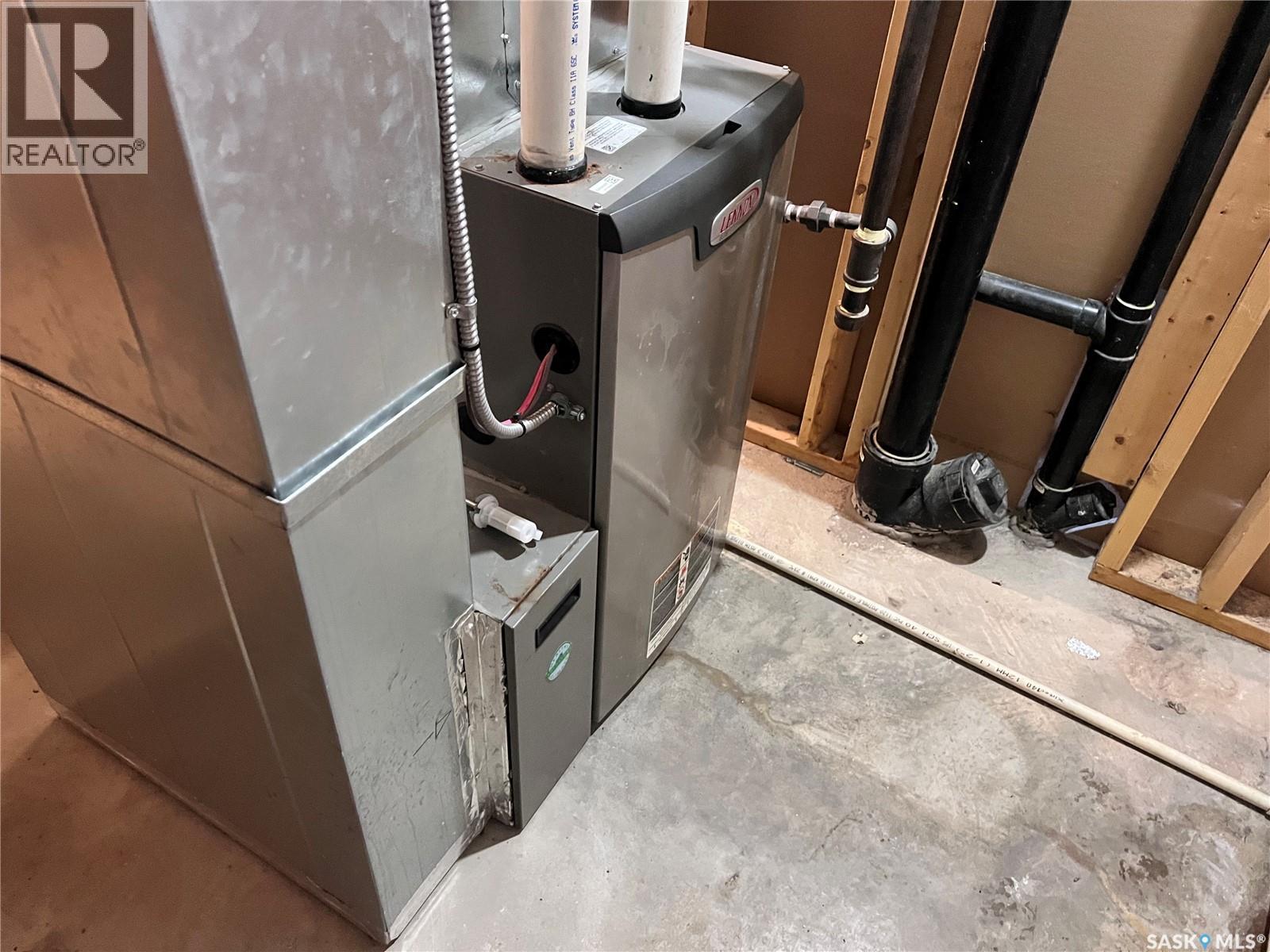 662 Sutter Bay, Saskatoon, Saskatchewan  S7T 0R5 - Photo 19 - SK023666