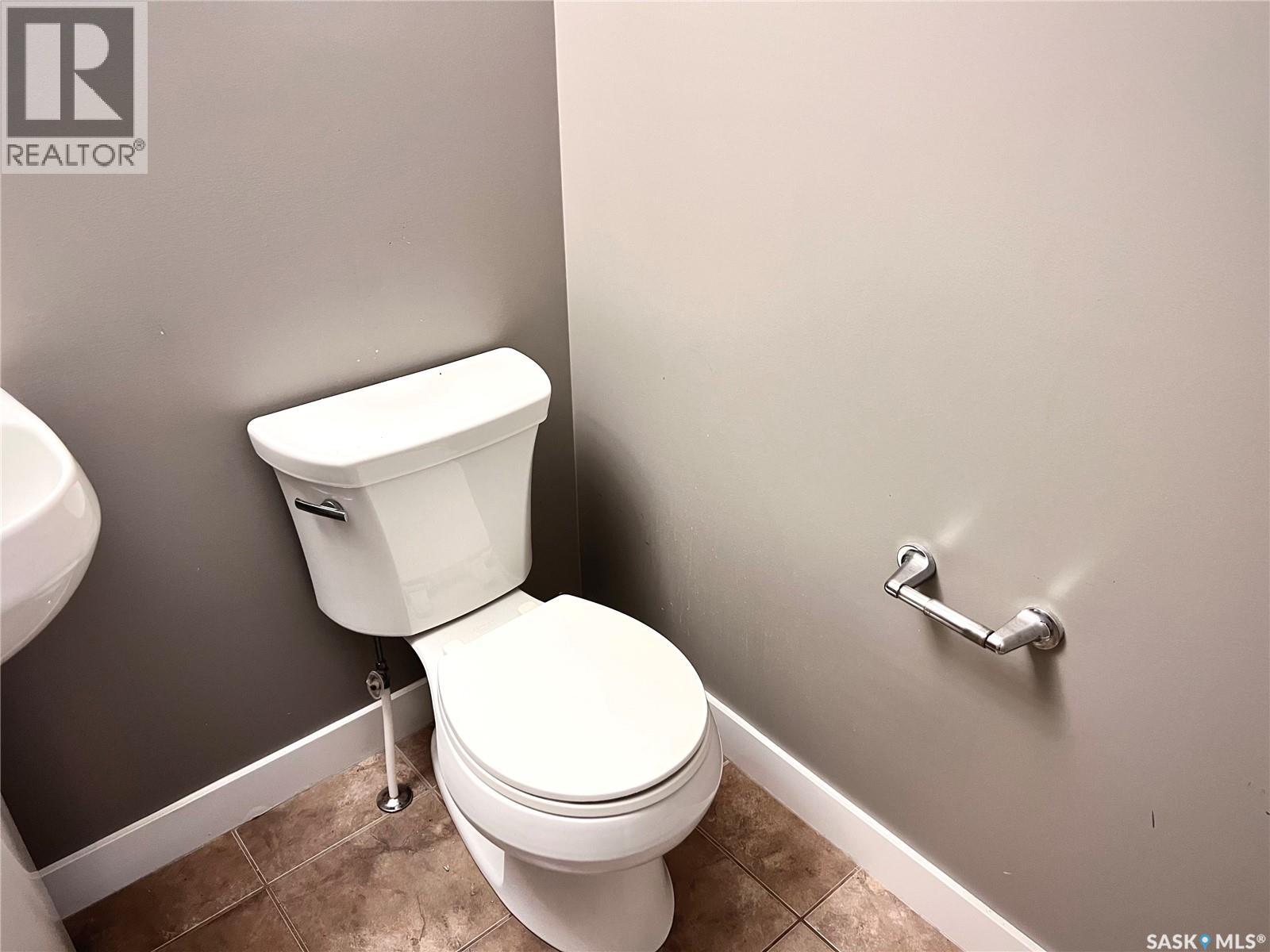 662 Sutter Bay, Saskatoon, Saskatchewan  S7T 0R5 - Photo 6 - SK023666