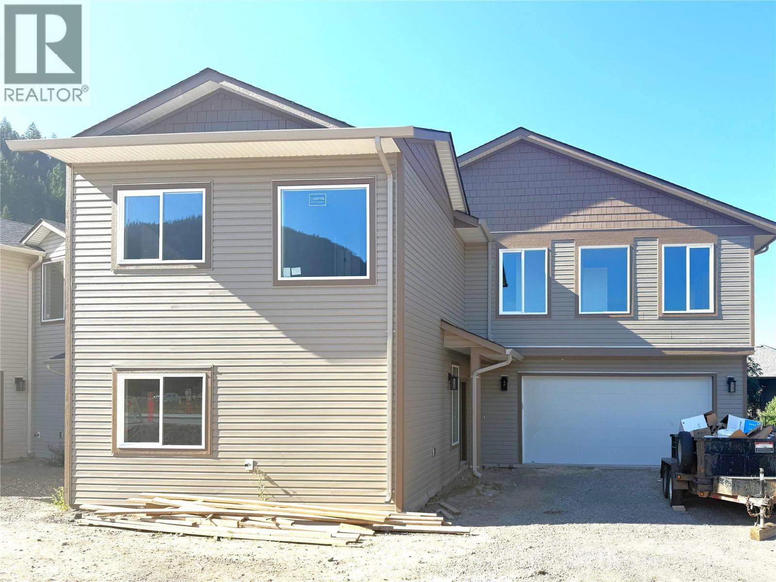 300 BROOKE Drive, chase, British Columbia