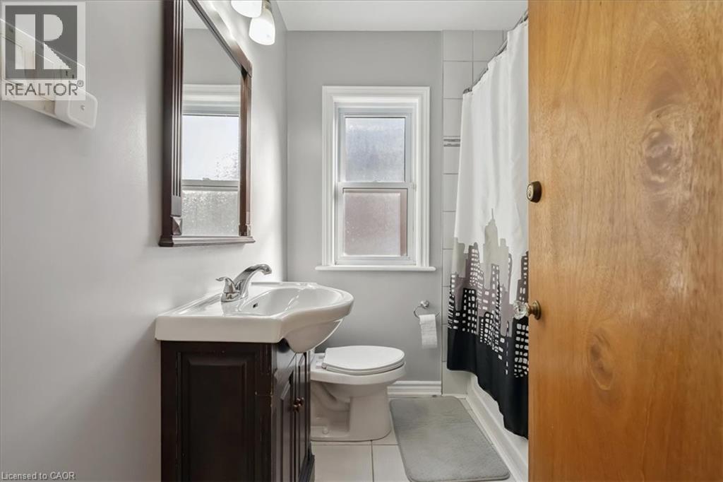 29 East 34th Street, Hamilton, Ontario  L8V 3W2 - Photo 12 - 40775264