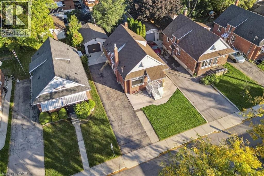 29 East 34th Street, Hamilton, Ontario  L8V 3W2 - Photo 2 - 40775264