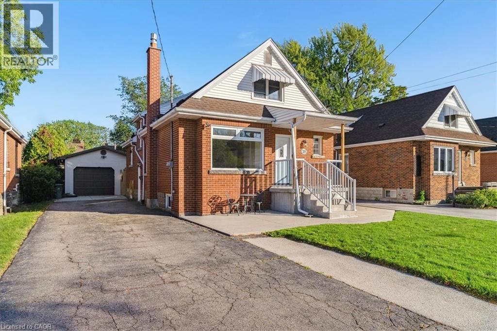 29 East 34th Street, Hamilton, Ontario  L8V 3W2 - Photo 1 - 40775264