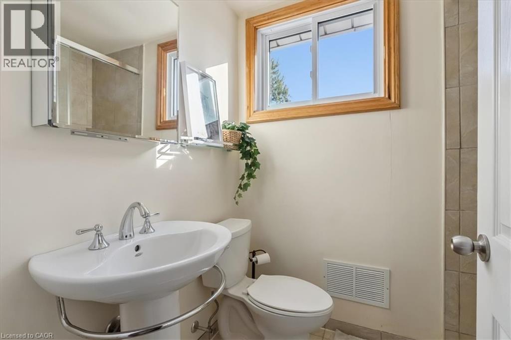 29 East 34th Street, Hamilton, Ontario  L8V 3W2 - Photo 16 - 40775264