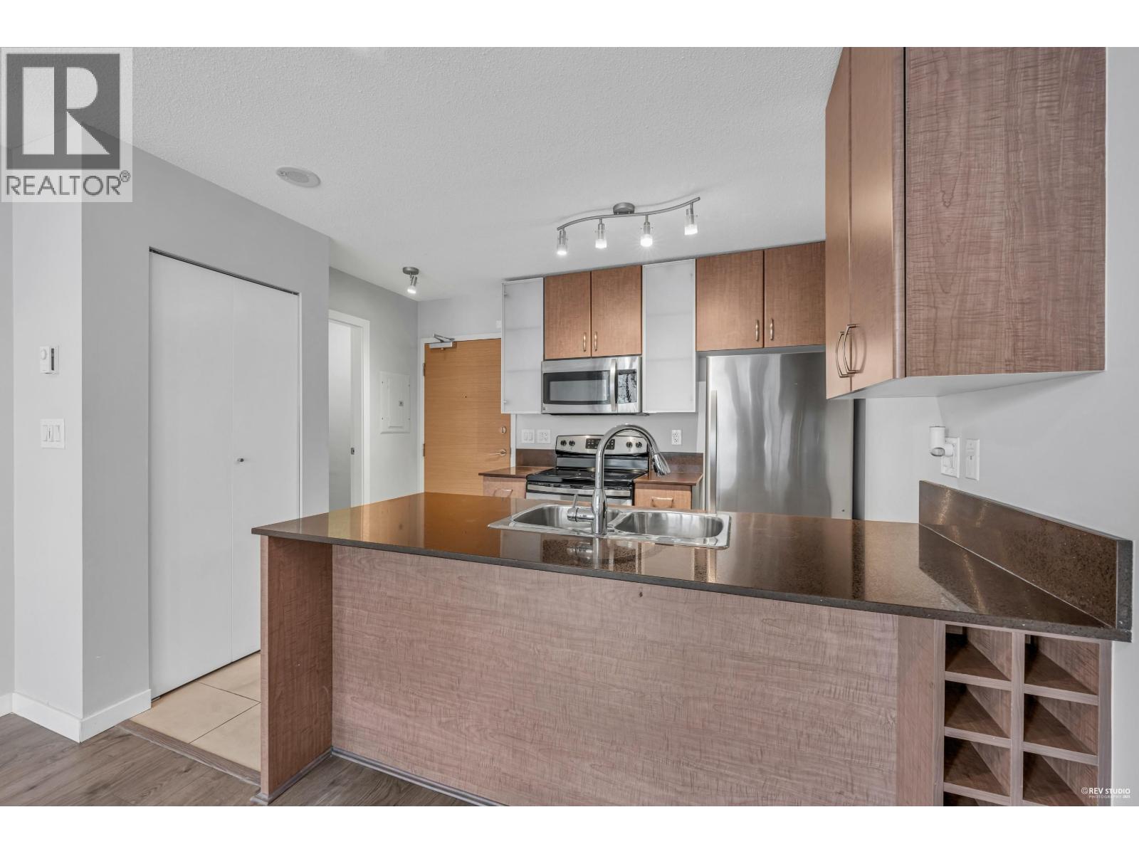 1703 977 Mainland Street, Vancouver, British Columbia  V6B 1T2 - Photo 10 - R3065814