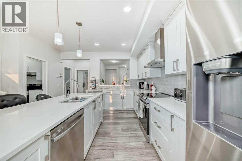 165 Savanna Passage Ne, Calgary, Alberta  T3J 2J7 - Photo 5 - A2257794