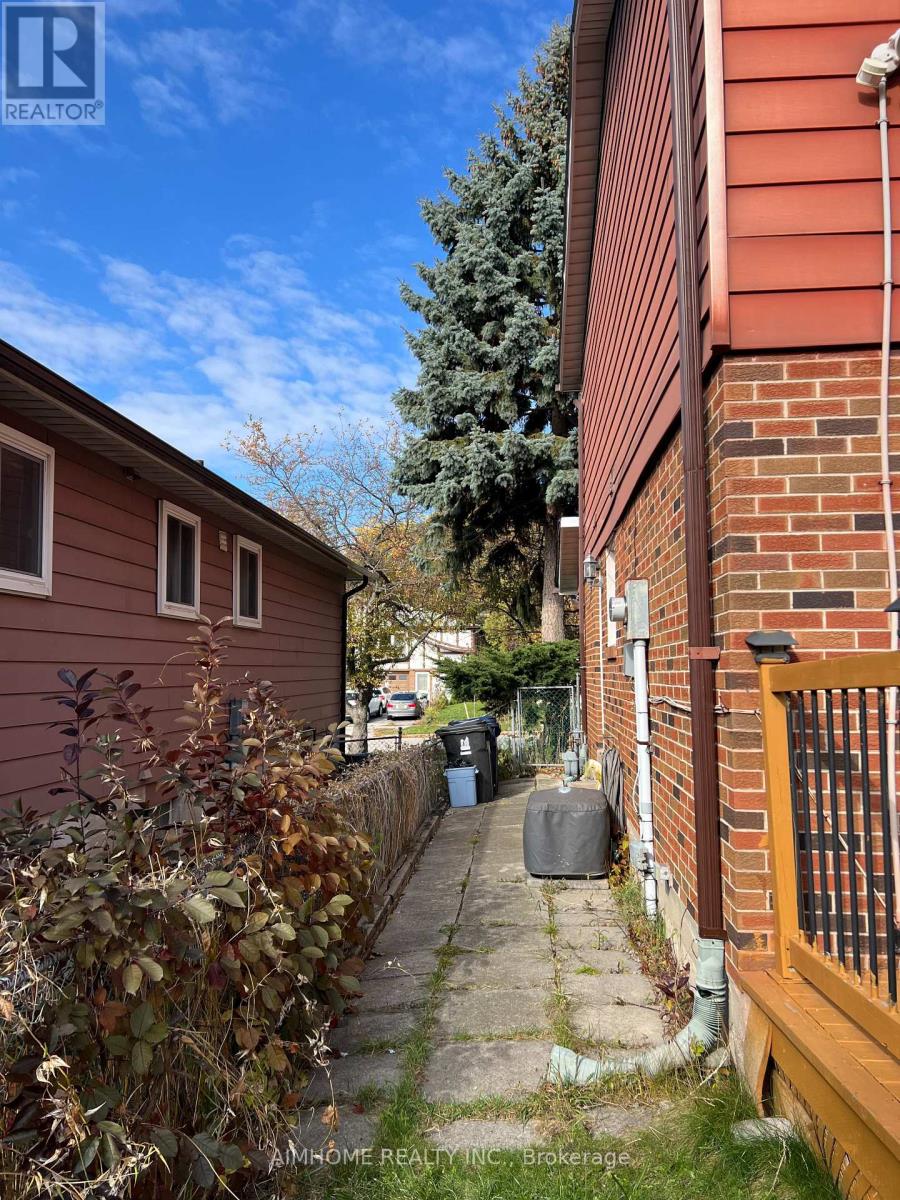 (Main&second Floor) - 47 Yucatan Road, Toronto, Ontario  M2H 2L1 - Photo 29 - C12455935