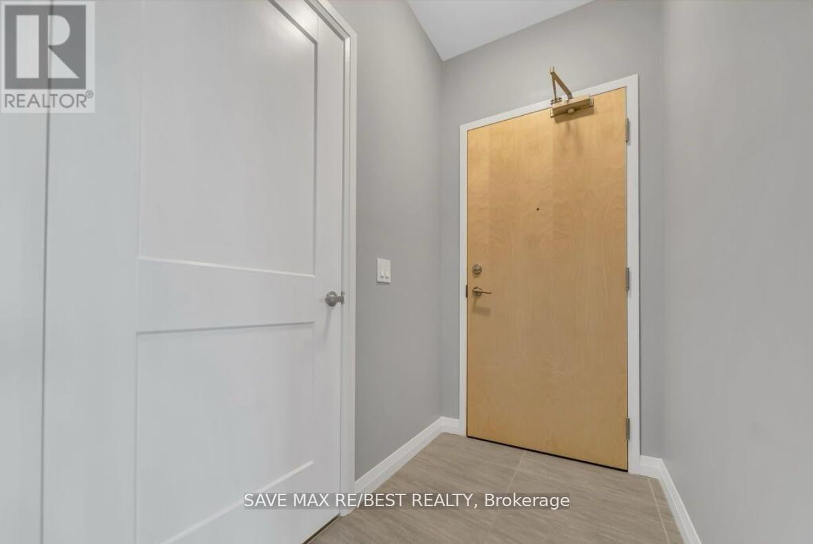 1402 - 104 Garment Street, Kitchener, Ontario  N2G 0C8 - Photo 5 - X12525560