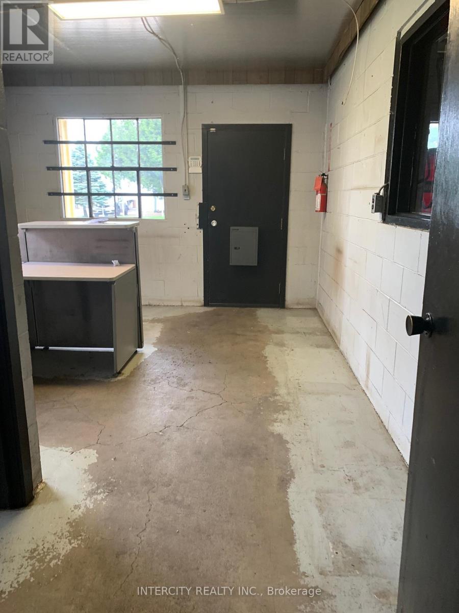 21 Industrial Street, Guelph, Ontario  N1E 6C2 - Photo 3 - X12525564