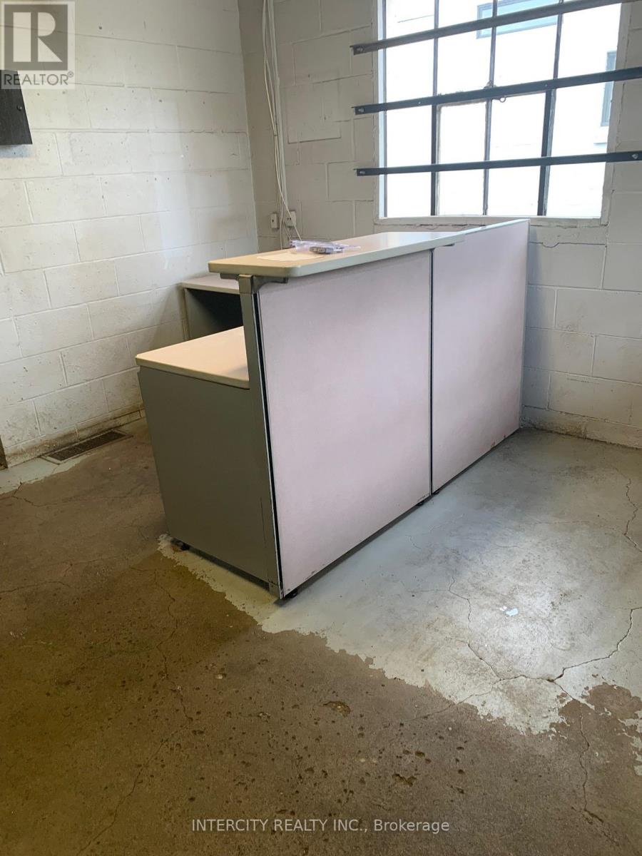 21 Industrial Street, Guelph, Ontario  N1E 6C2 - Photo 4 - X12525564