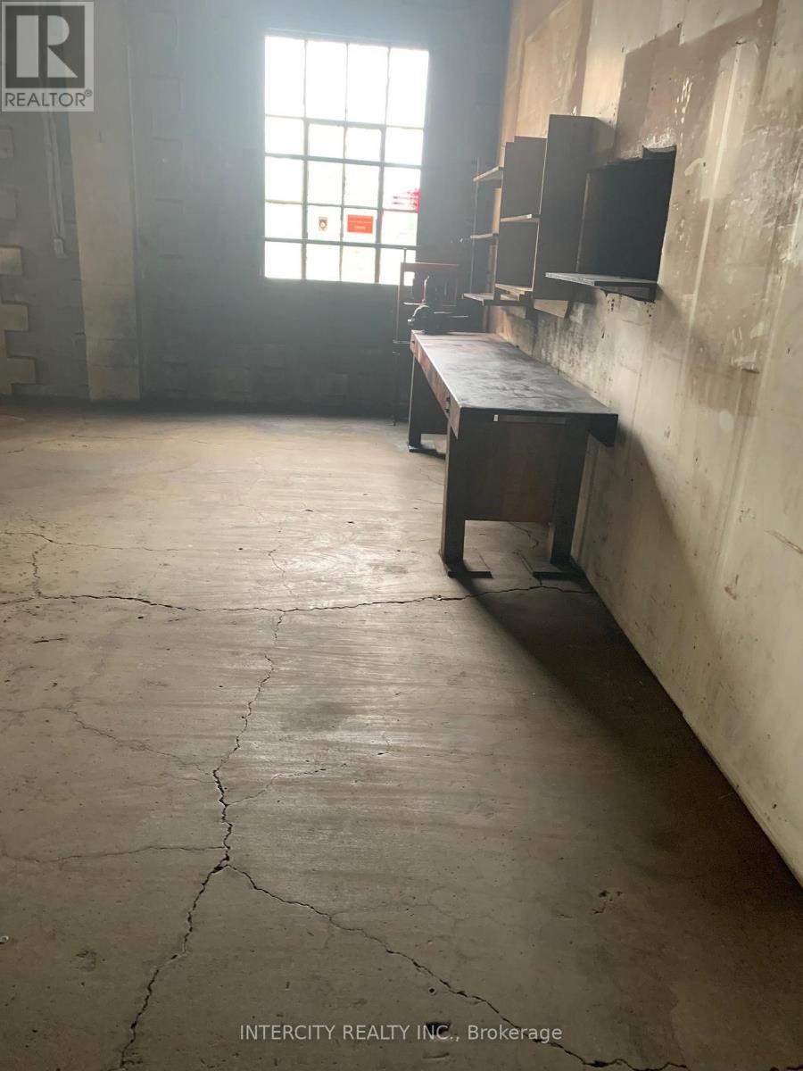 21 Industrial Street, Guelph, Ontario  N1E 6C2 - Photo 7 - X12525564