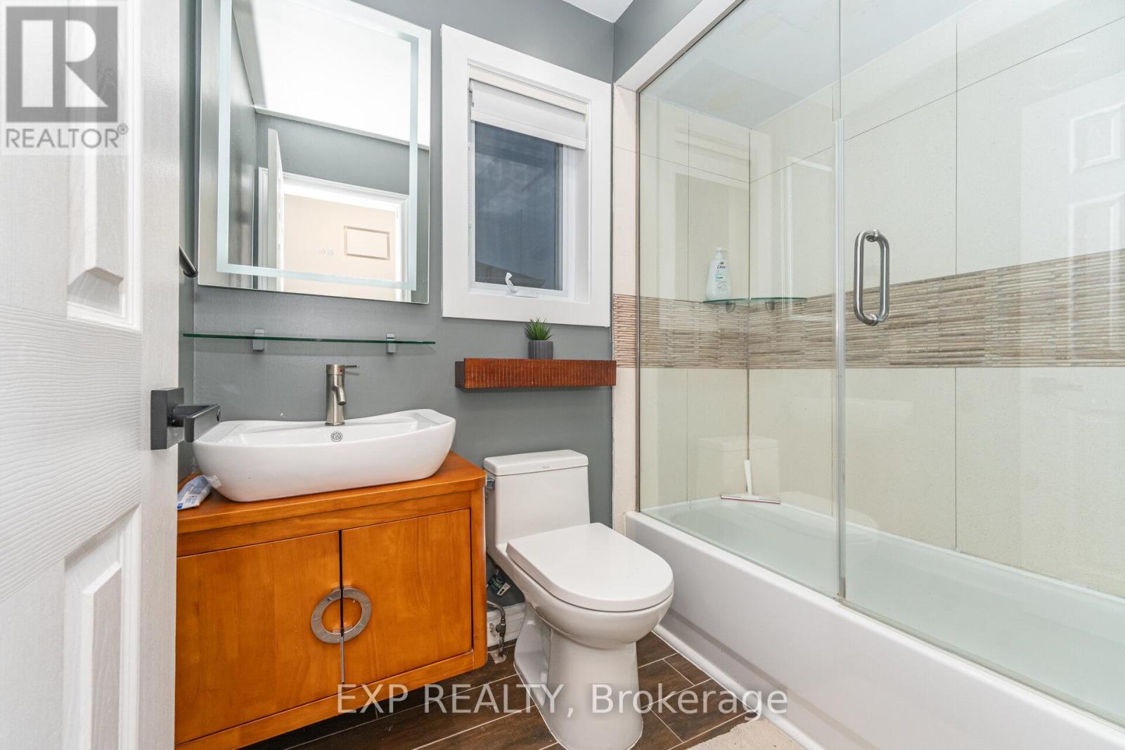 118 Solway Avenue, Vaughan, Ontario  L6A 2X1 - Photo 32 - N12525526