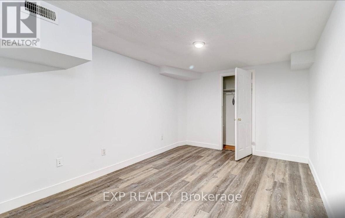 118 Solway Avenue, Vaughan, Ontario  L6A 2X1 - Photo 34 - N12525526