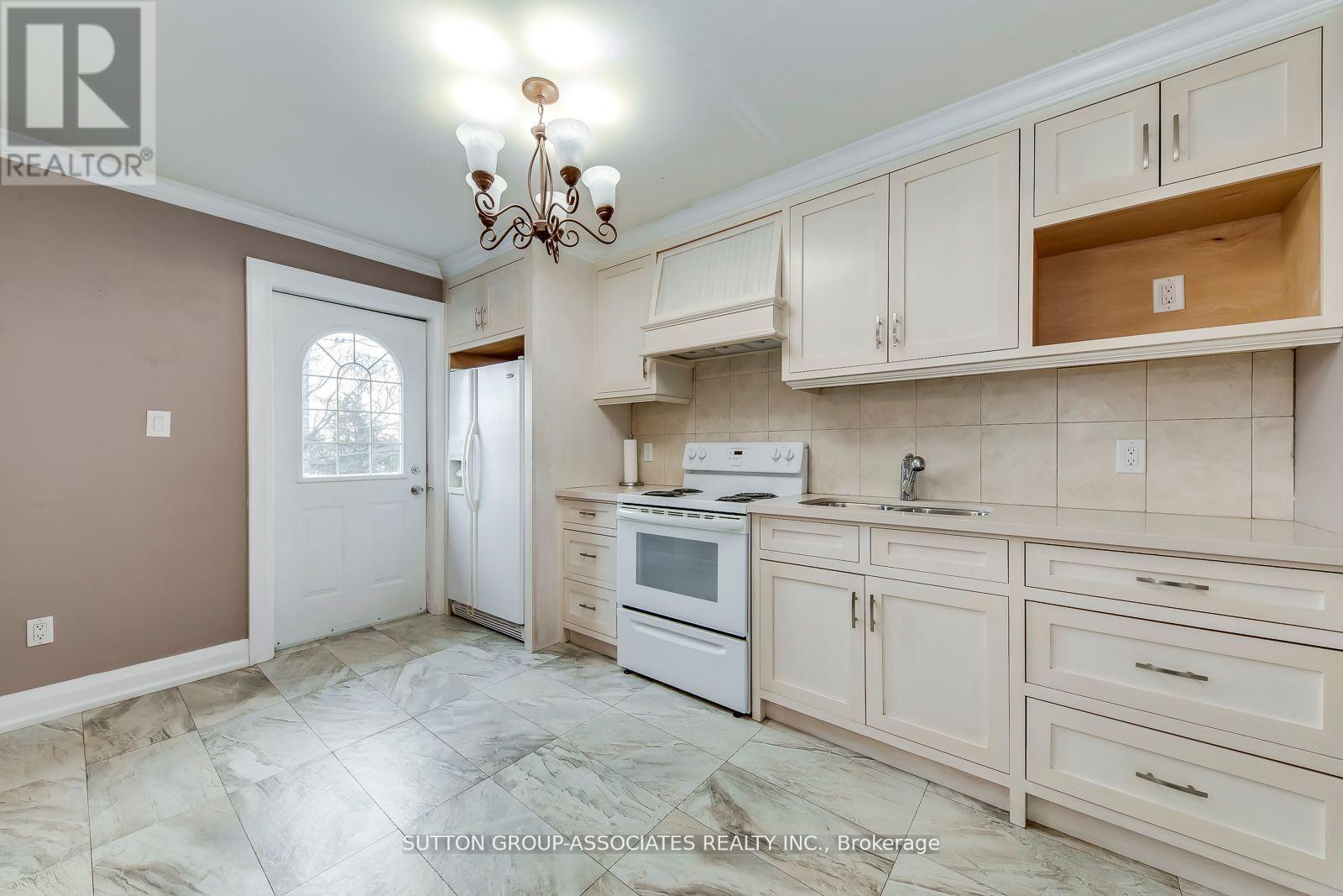 2nd Fl. - 3564 Eglinton Avenue W, Toronto, Ontario  M6M 1V8 - Photo 2 - W12464680