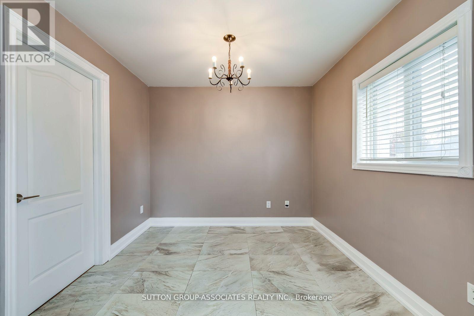 2nd Fl. - 3564 Eglinton Avenue W, Toronto, Ontario  M6M 1V8 - Photo 5 - W12464680