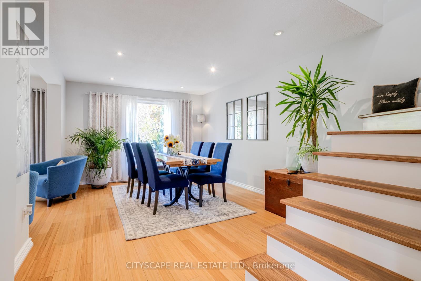 4235 Stonemason Crescent, Mississauga, Ontario  L5L 2Z6 - Photo 4 - W12518598