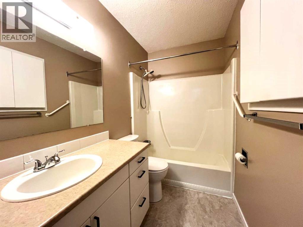 5417 52 Street, Camrose, Alberta  T4V 3C7 - Photo 8 - A2262799