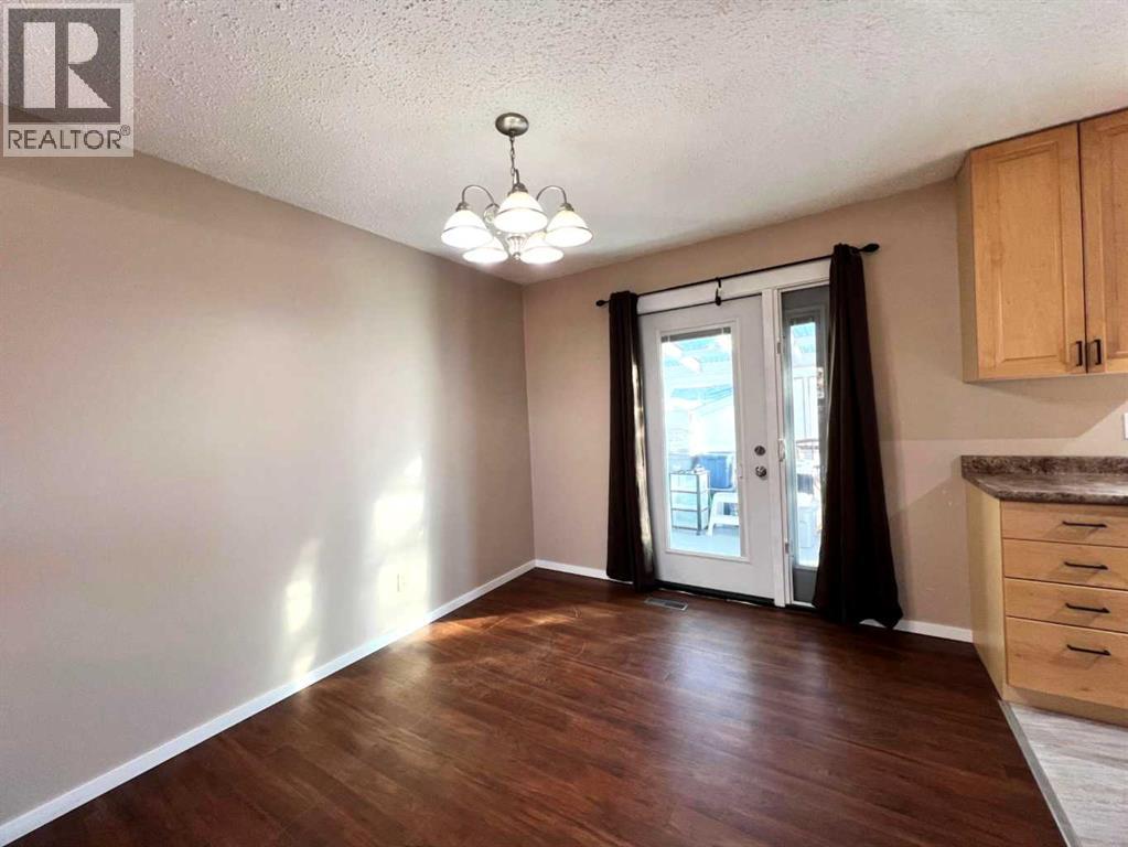 5417 52 Street, Camrose, Alberta  T4V 3C7 - Photo 4 - A2262799