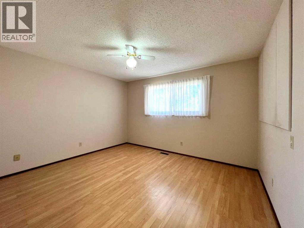 5417 52 Street, Camrose, Alberta  T4V 3C7 - Photo 6 - A2262799