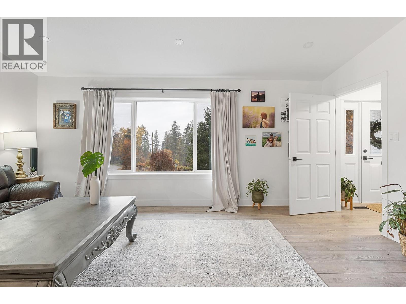 5633 Day Road, Vernon, British Columbia  V1B 3J5 - Photo 19 - 10368864