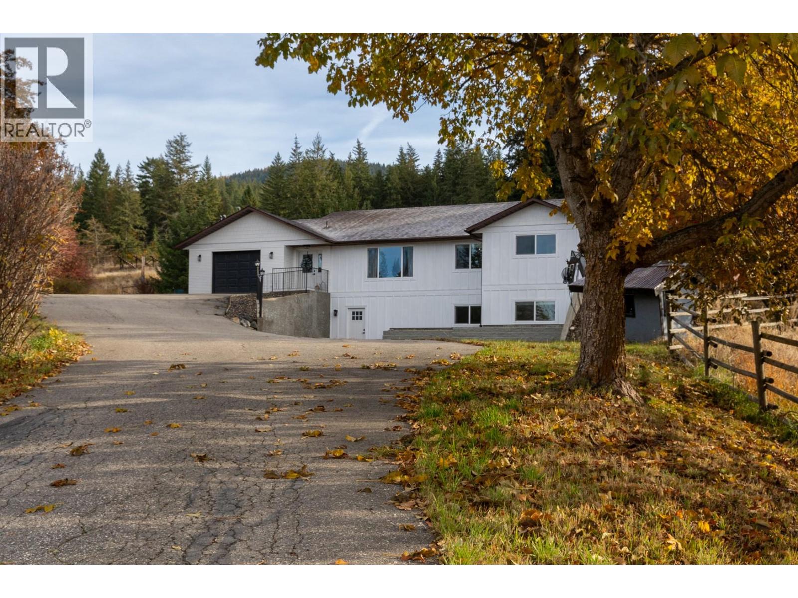 5633 Day Road, Vernon, British Columbia  V1B 3J5 - Photo 3 - 10368864