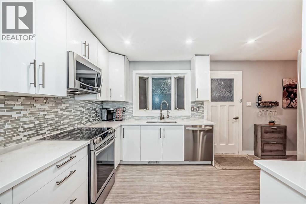 466 Huntley Way Ne, Calgary, Alberta  T2K 4Z8 - Photo 9 - A2269331