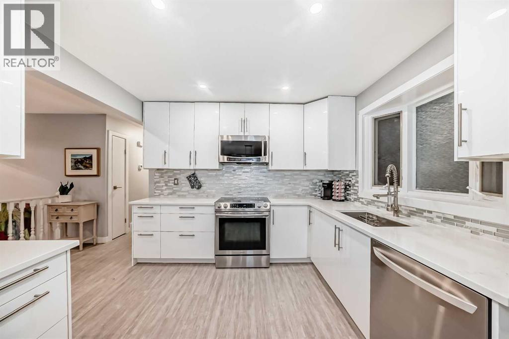 466 Huntley Way Ne, Calgary, Alberta  T2K 4Z8 - Photo 6 - A2269331