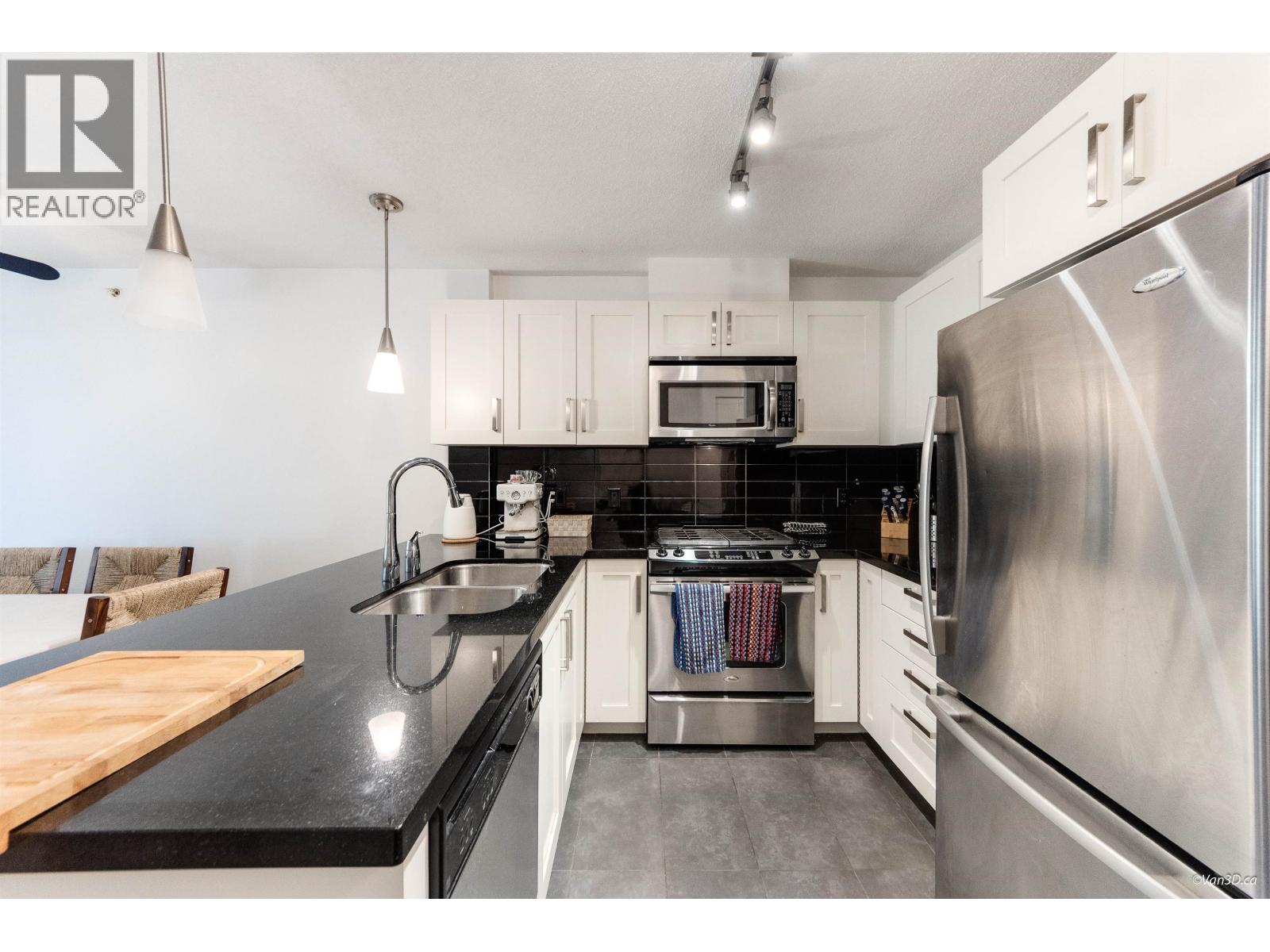 209 2133 Douglas Road, Burnaby, British Columbia V5C 0E9 - Photo 3 - R3062472