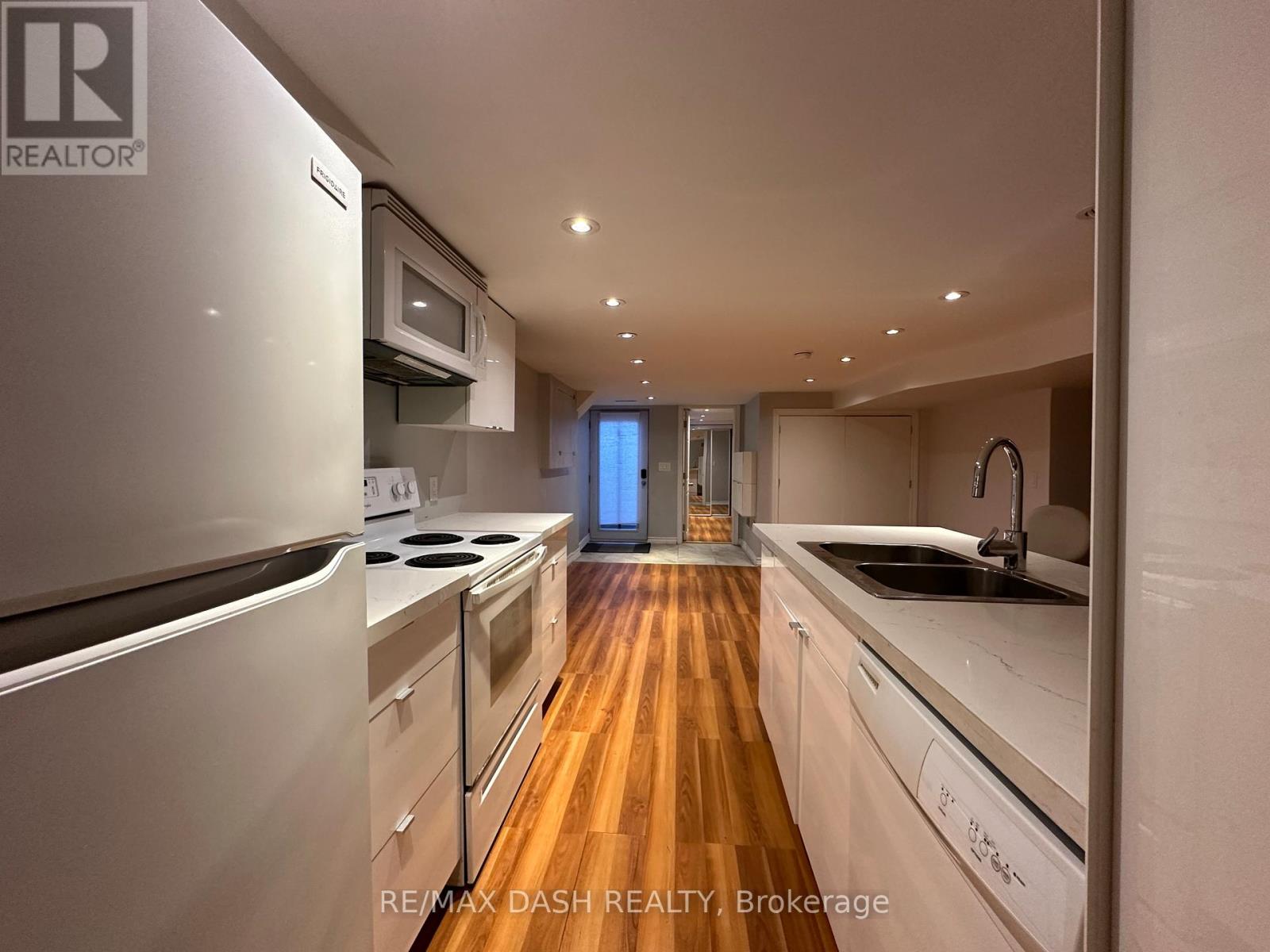 Bsmt - 11 Somerset Avenue, Toronto, Ontario  M6H 2R4 - Photo 16 - C12525640