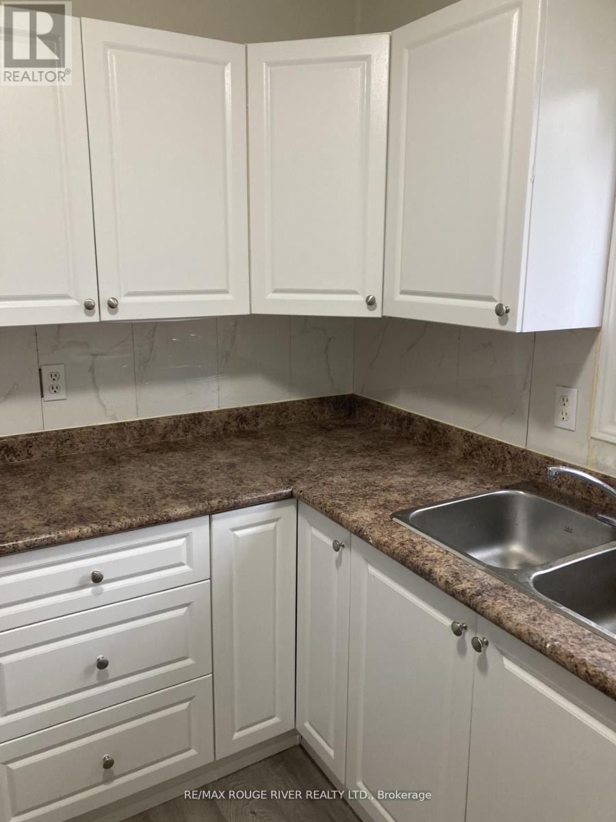 21 - 255 Porter Street, Oshawa, Ontario L1J 1N3 - Photo 2 - E12525616