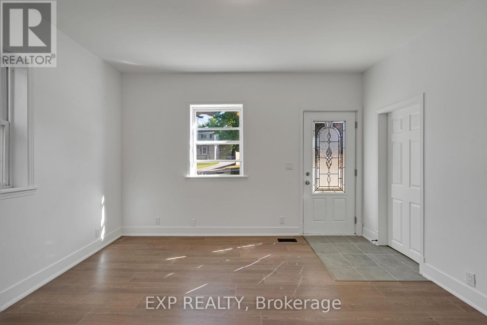 269 Moffat Street, Orillia, Ontario L3V 4E9 - Photo 4 - S12481971