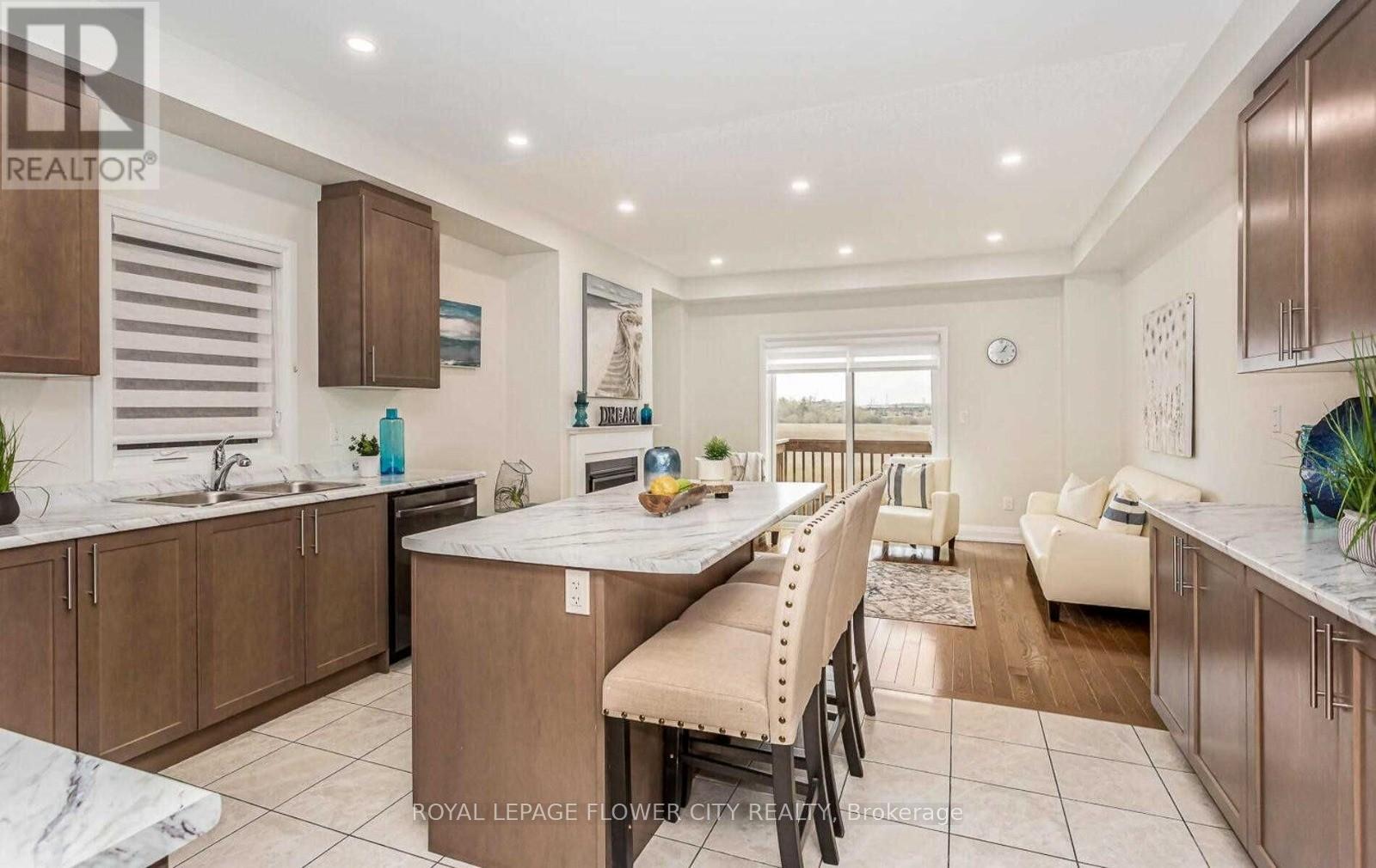 11 Dalbeattie Drive, Brampton, Ontario  L6Y 0E3 - Photo 13 - W12525602