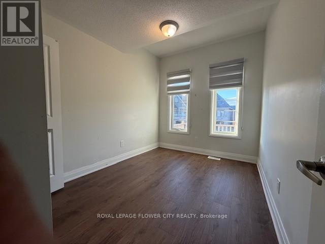 11 Dalbeattie Drive, Brampton, Ontario  L6Y 0E3 - Photo 17 - W12525602