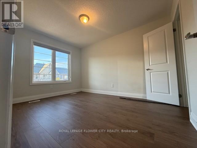 11 Dalbeattie Drive, Brampton, Ontario  L6Y 0E3 - Photo 19 - W12525602