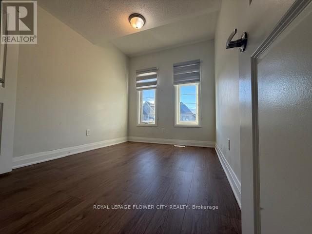 11 Dalbeattie Drive, Brampton, Ontario  L6Y 0E3 - Photo 20 - W12525602