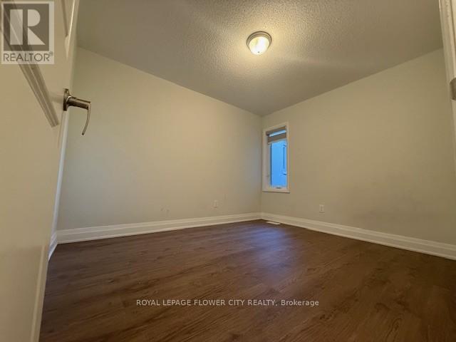 11 Dalbeattie Drive, Brampton, Ontario  L6Y 0E3 - Photo 23 - W12525602