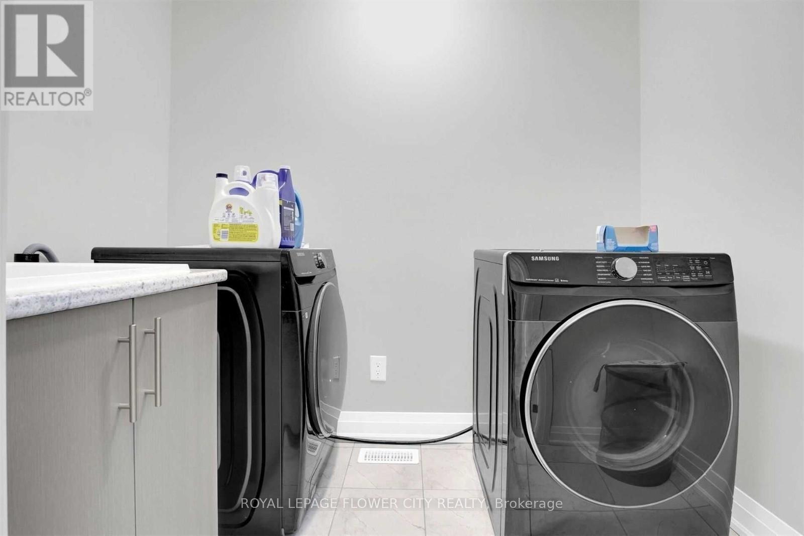 11 Dalbeattie Drive, Brampton, Ontario  L6Y 0E3 - Photo 31 - W12525602